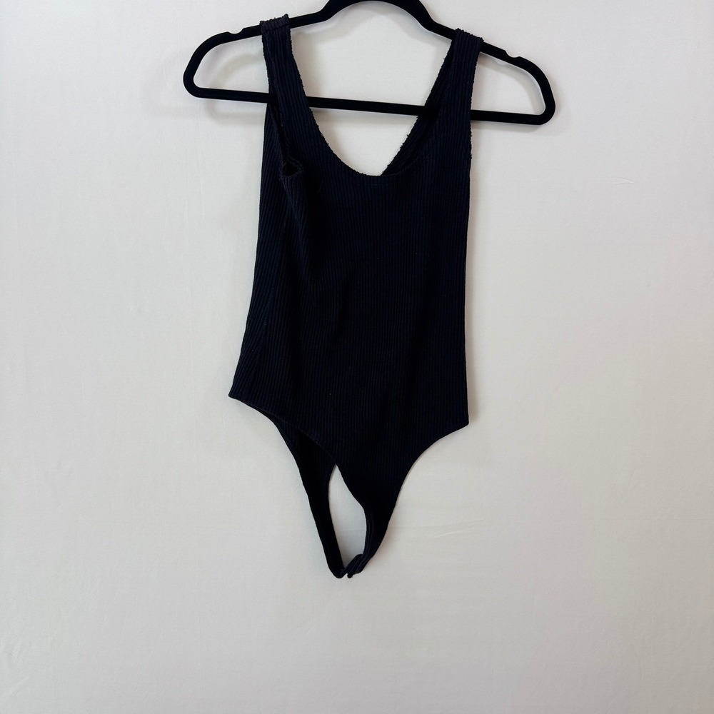 Vince Womens Black Ribbed Knit V-Neck Sleeveless Bodysuit Medium V067821612